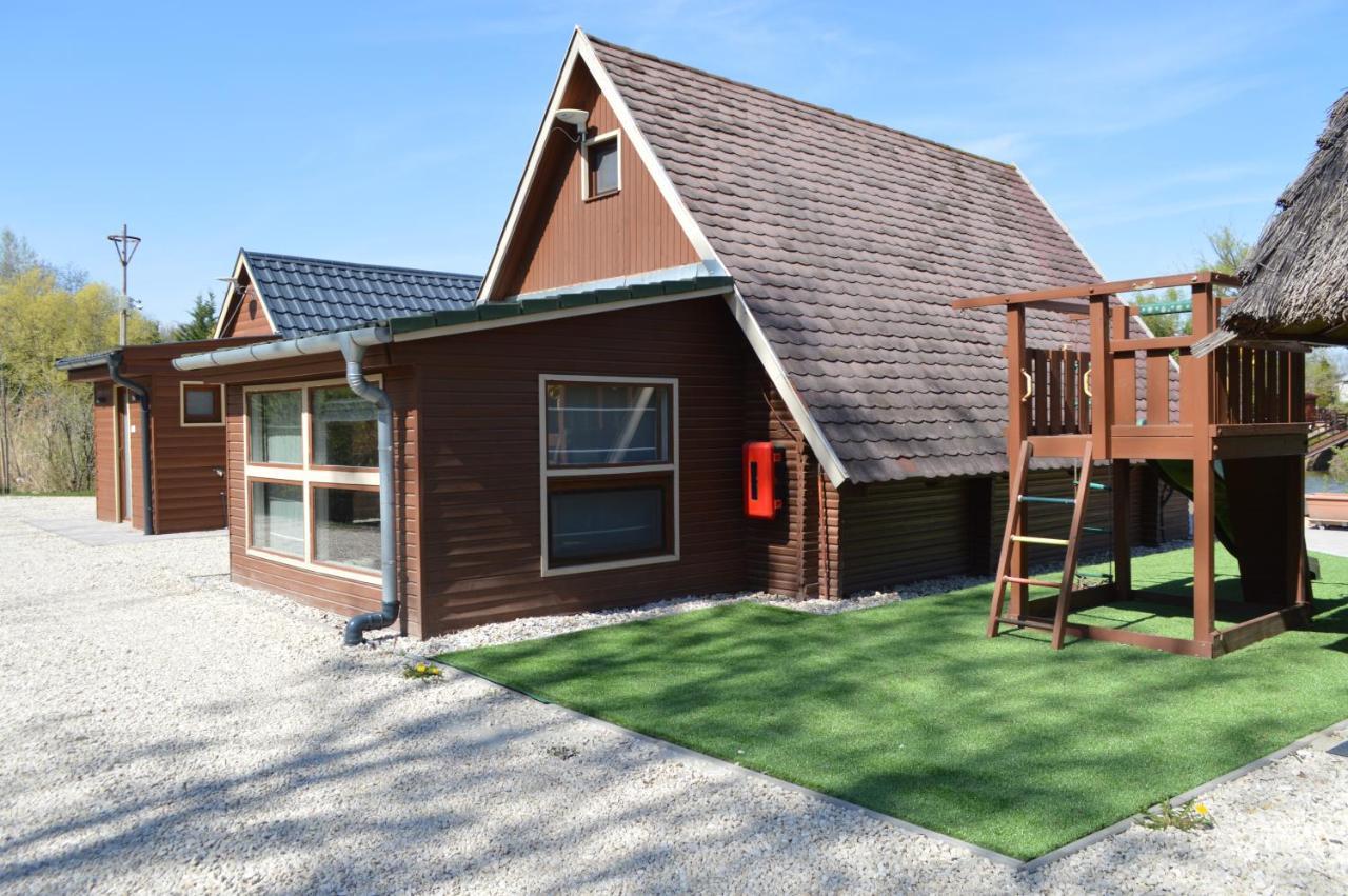 Intertranscoop Lake House Vamosszabadi Ngoại thất bức ảnh