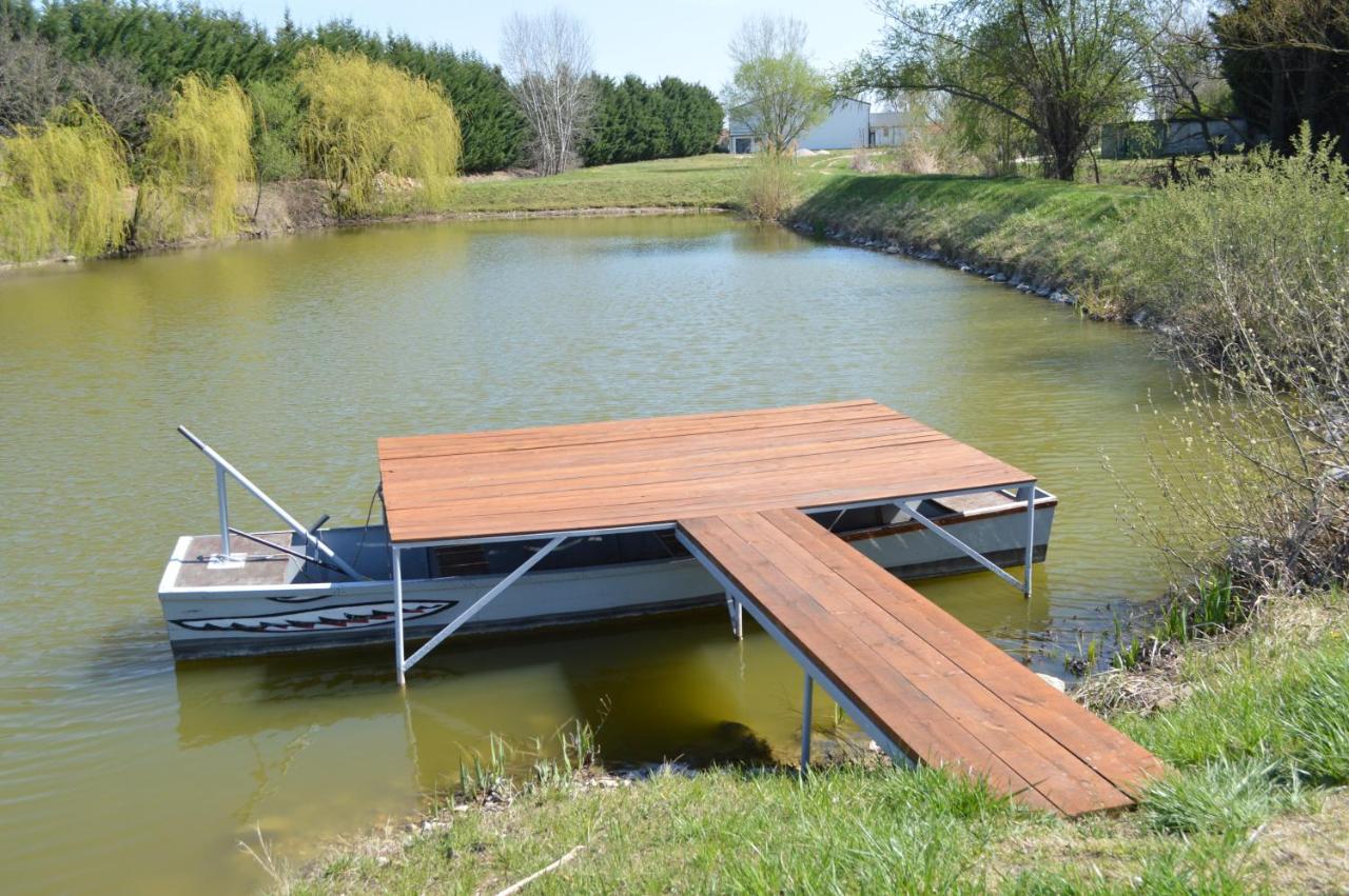 Intertranscoop Lake House Vamosszabadi Ngoại thất bức ảnh