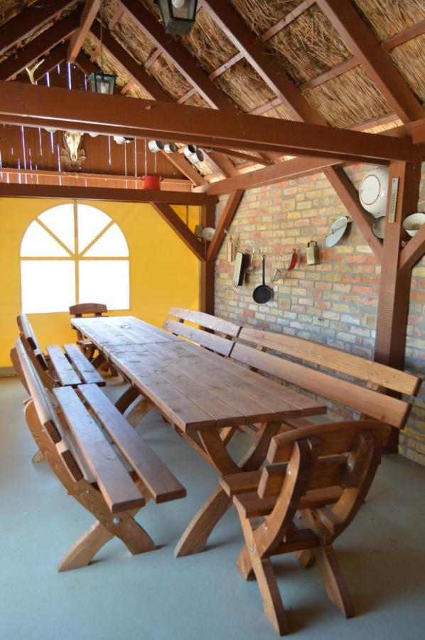 Intertranscoop Lake House Vamosszabadi Ngoại thất bức ảnh